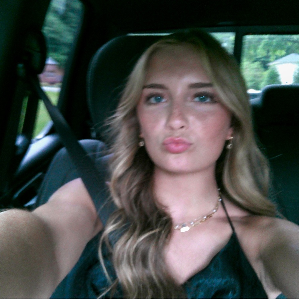 Meet your Posher, Lily